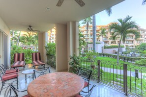 balcony / terrace