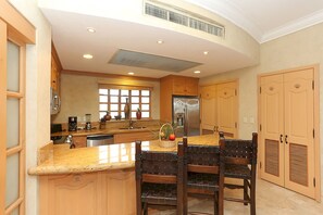 full kitchen