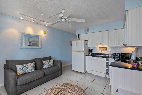Living Room/Kitchen