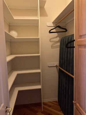 Walk in closet 