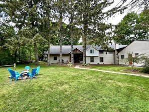 Front yard with fire pit 