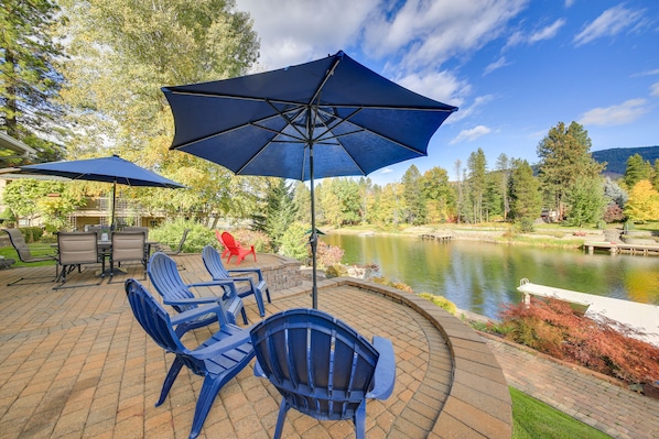 Sagle Vacation Rental | 7BR | 3BA | 3,900 Sq Ft | 2-Story Home | River Access