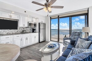 - Wake up to ocean views from this bright, open-concept space with a full kitchen - Unwind on cozy seating while enjoying natural light & the fresh coastal breeze - Steps from the beach, this retreat offers the perfect mix of comfort & convenience