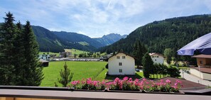 Ausblick aus dem Balkon über Schönachtal