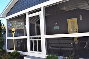 Fantastic screened porch