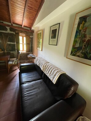 Sitting room.