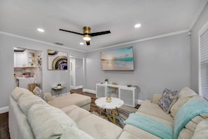 Never miss an episode of your favorite series while on vacation while relaxing. Our beautiful living area has a smart TV and a comfortable and modern L-shaped couch. 