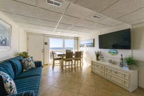 Living Room | Sleeper Sofa