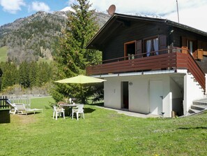 Sky, Building, Plant, Window, Cloud, Ecoregion, Tree, House, Land Lot, Mountain