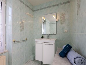 Flooring, Floor, Plumbing Fixture, Interior Design, Tile, Bathroom, Plumbing, Tap, Ceiling, Room