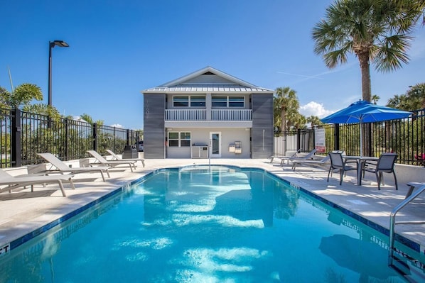 Beautiful and large swimming pool, family fun!