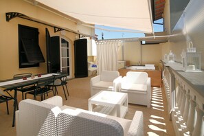 Balcony / Terrace / Patio