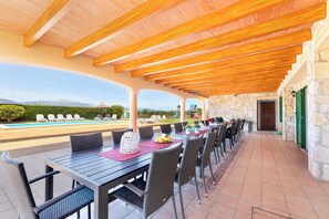 Outdoor dining