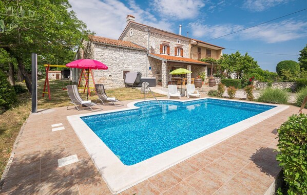 pool