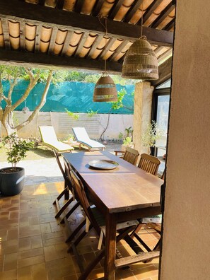 Outdoor dining