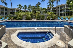 Vista Waikoloa Hot Tub