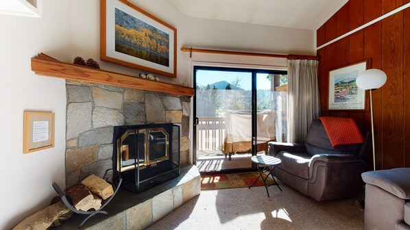 Living Room, Indoors, Room, Furniture, Couch