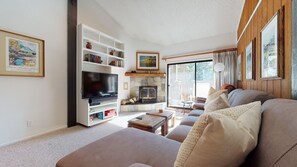 Living Room, Room, Indoors, Furniture, Couch