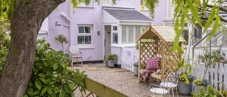 Welcome to Pink Cottage, Marazion.