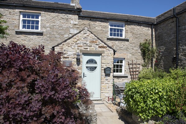 Theaked Stones Cottage, near Leyburn