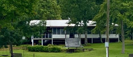 View of the house when coming back from your fishing trip