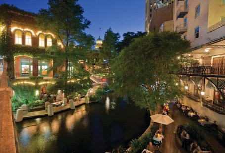 Wyndham Riverside Suites_1.jpg