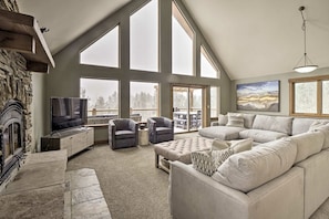 The home welcomes guest with the spacious living area with the mountains right outside.