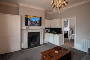 Living room (2)
