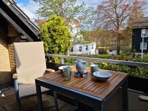 Ganz ungestört die Sonne genießen auf der geschützten Loggia