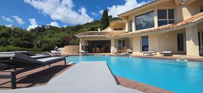 5 chambres,5 salles de bain