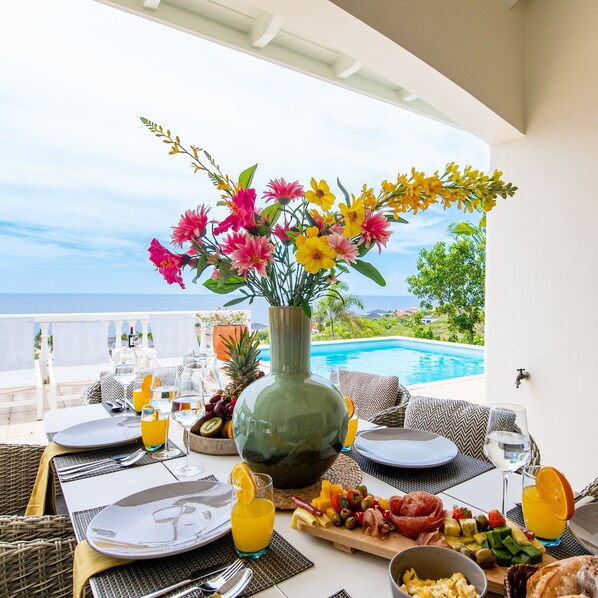 Outdoor dining