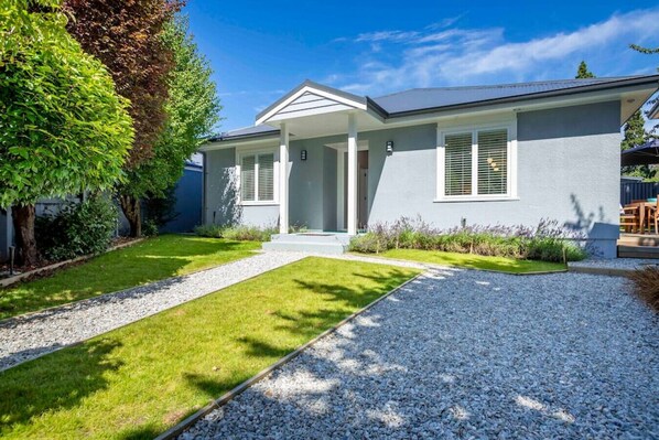 Arrowtown Holiday Home-Duffs cottage