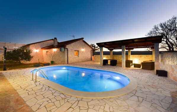 pool
