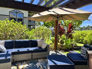 Comfortable Lounging area in the lanai