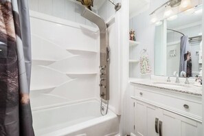 First floor bath lets me jet ma ears back.