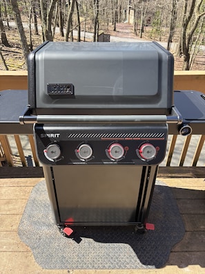 Brand new 4 burner Weber