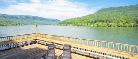 Soak up the sun on the private dock that is exclusively yours.