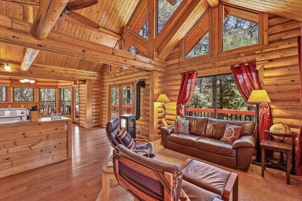 This beautifully rustic cabin is just waiting for you to come explore!