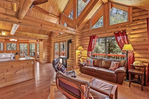 This beautifully rustic cabin is just waiting for you to come explore!