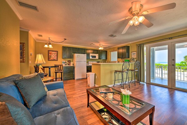 Sarasota Vacation Rental | 2BR | 2BA | Stairs Required | 1,100 Sq Ft