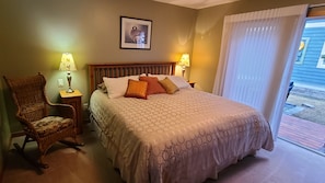 King size bed with comfortable pillow tops