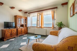 Living room 1