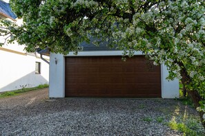 Doppelgarage (abschließbar)