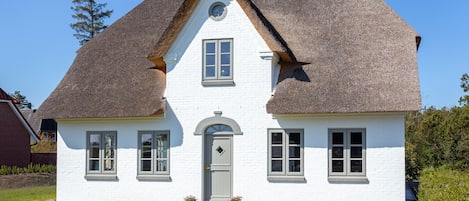 Hanjes Kapitänshaus in Nebel auf Amrum