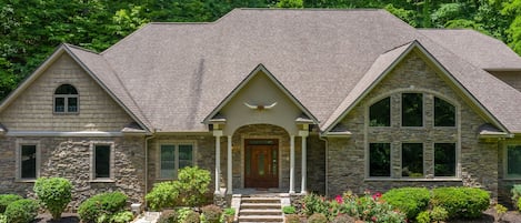 Exterior - The "Burning Tree Ranch" is a spacious home for your next Pigeon Forge  family vacation. Conveniently located to Pigeon Forge, Gatlinburg, the Foothills Parkway and the Great Smoky Mountain National Park