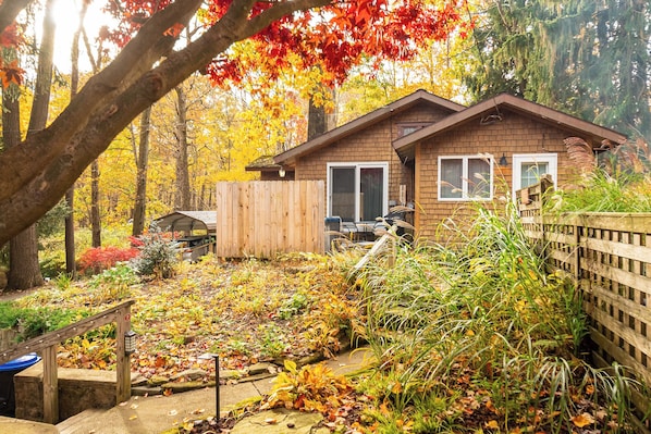 Experience the beauty of the Laurel Highlands. Book your mountain getaway today.
We offer the most unique collection of vacation homes in Laurel Highlands. From a cozy couple's getaway to a sprawling 400-acre private retreat, we have the perfect accommodations for your destination getaway.