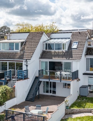 Spectacular Sea Views, Balconies, Parking