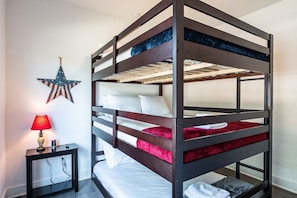 Queen triple bunk beds