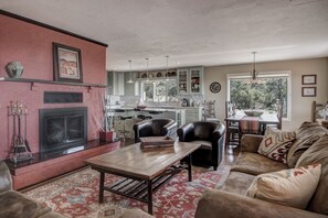 Living Room w. Fireplace