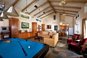 Pool Table/Club house